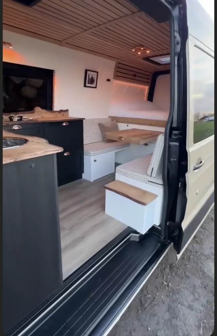 Amigo Vans conversion